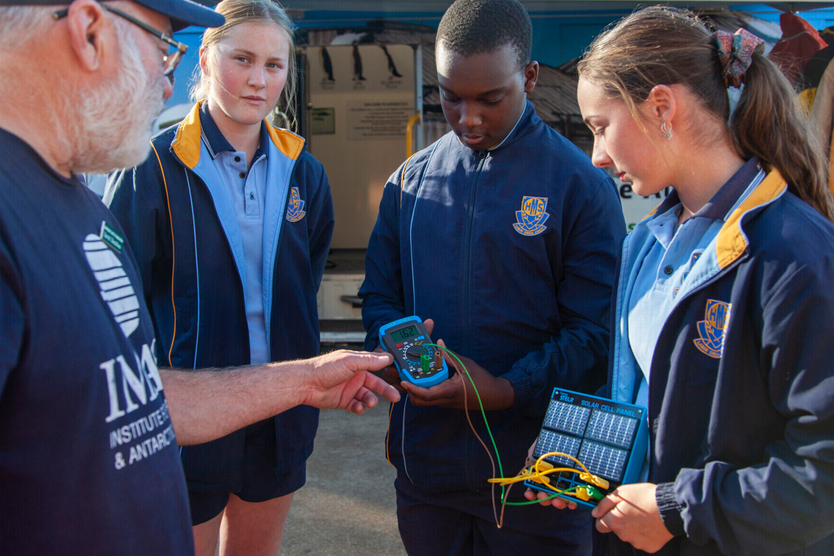 STR Two Female One Male Students Electricity And Energy Kit